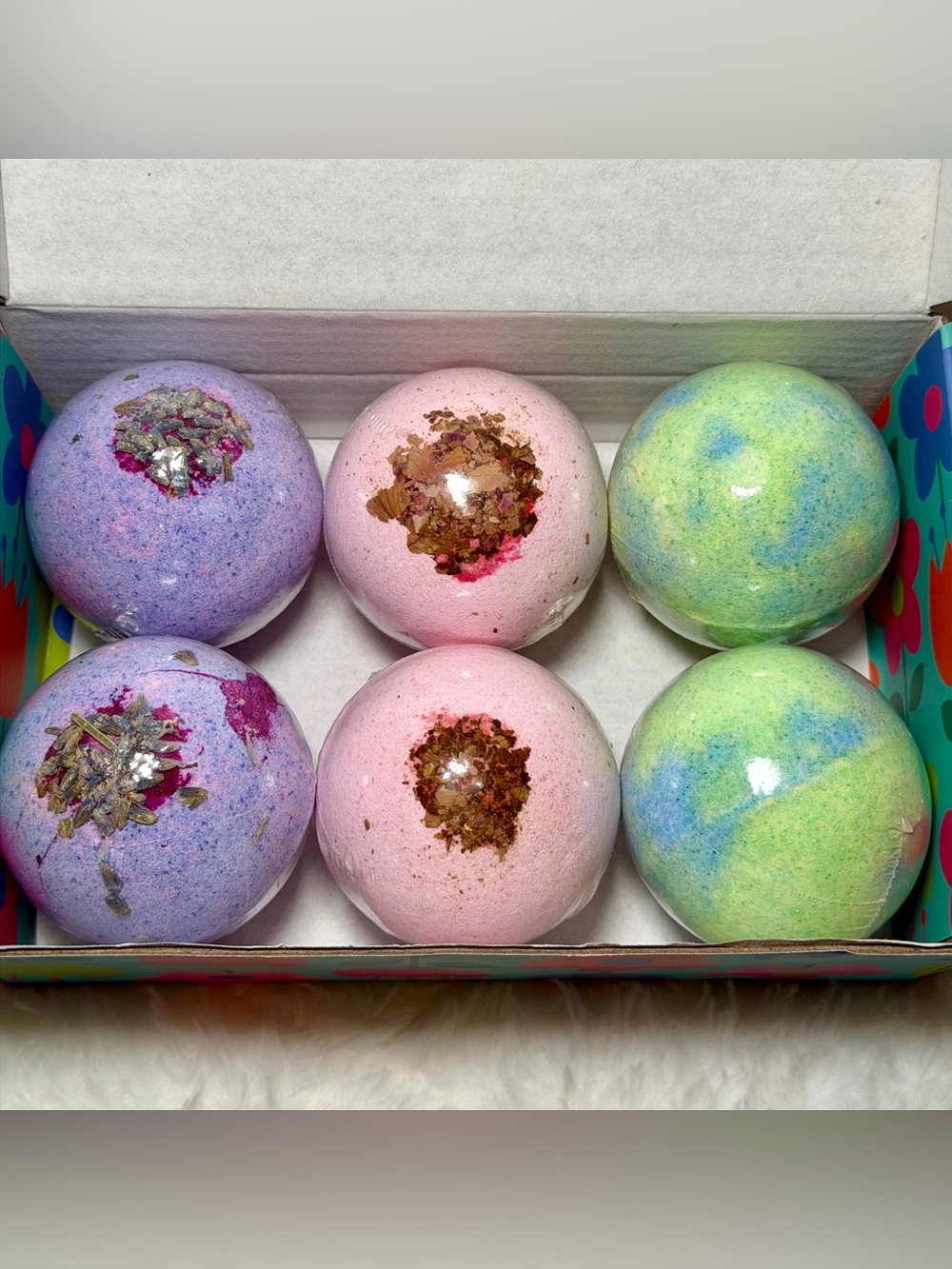 NEW! Mineral Me California Aromatherapy Bath Bomb Set | 6 Bath Bombs
